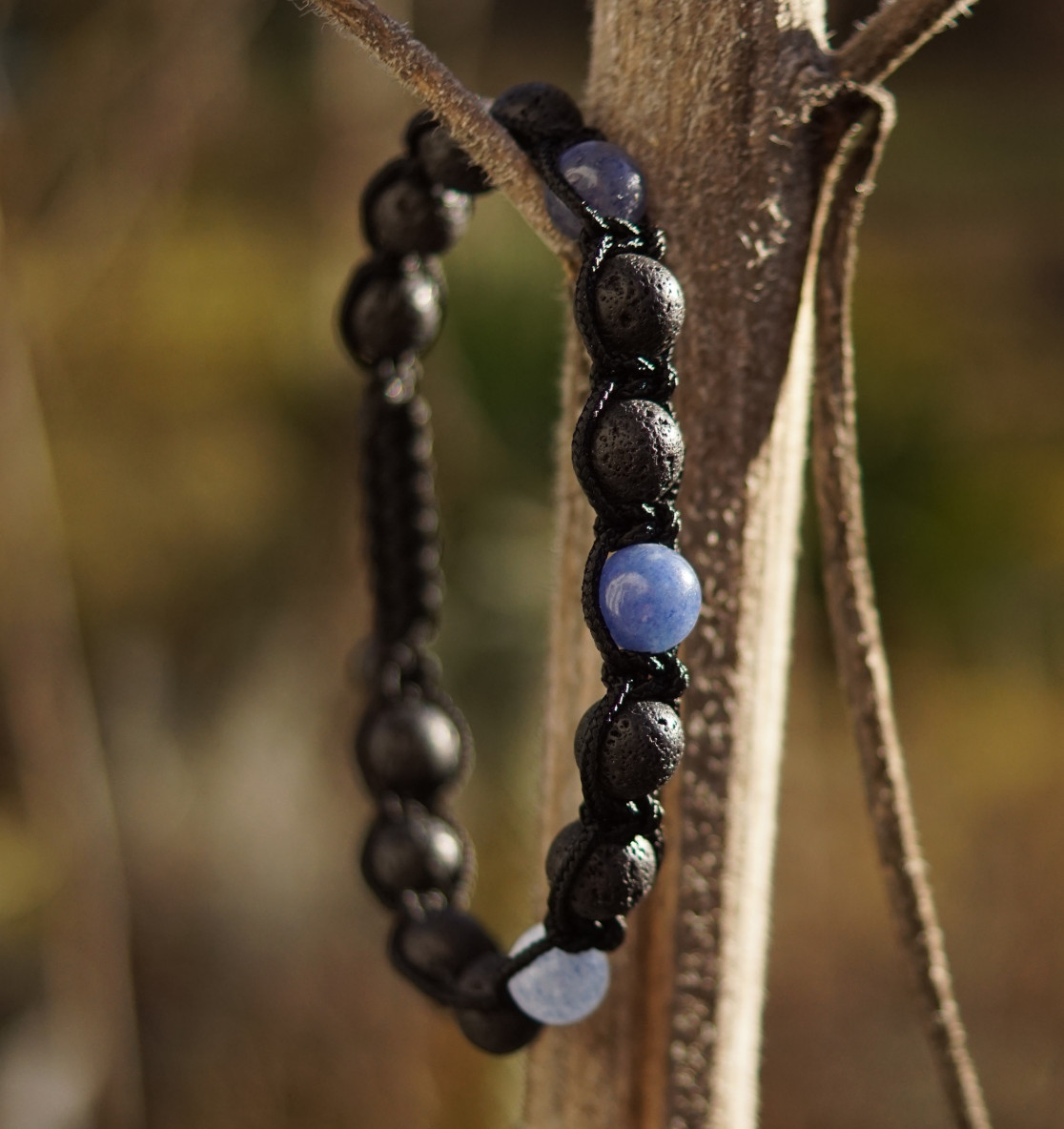 Das Aventurin Lava Armband ist ein maritimes Armband fürs Meer mit echten Aventurin Edelsteinen. Maritime Armbänder und maritimen Schmuck hier bestellen!
