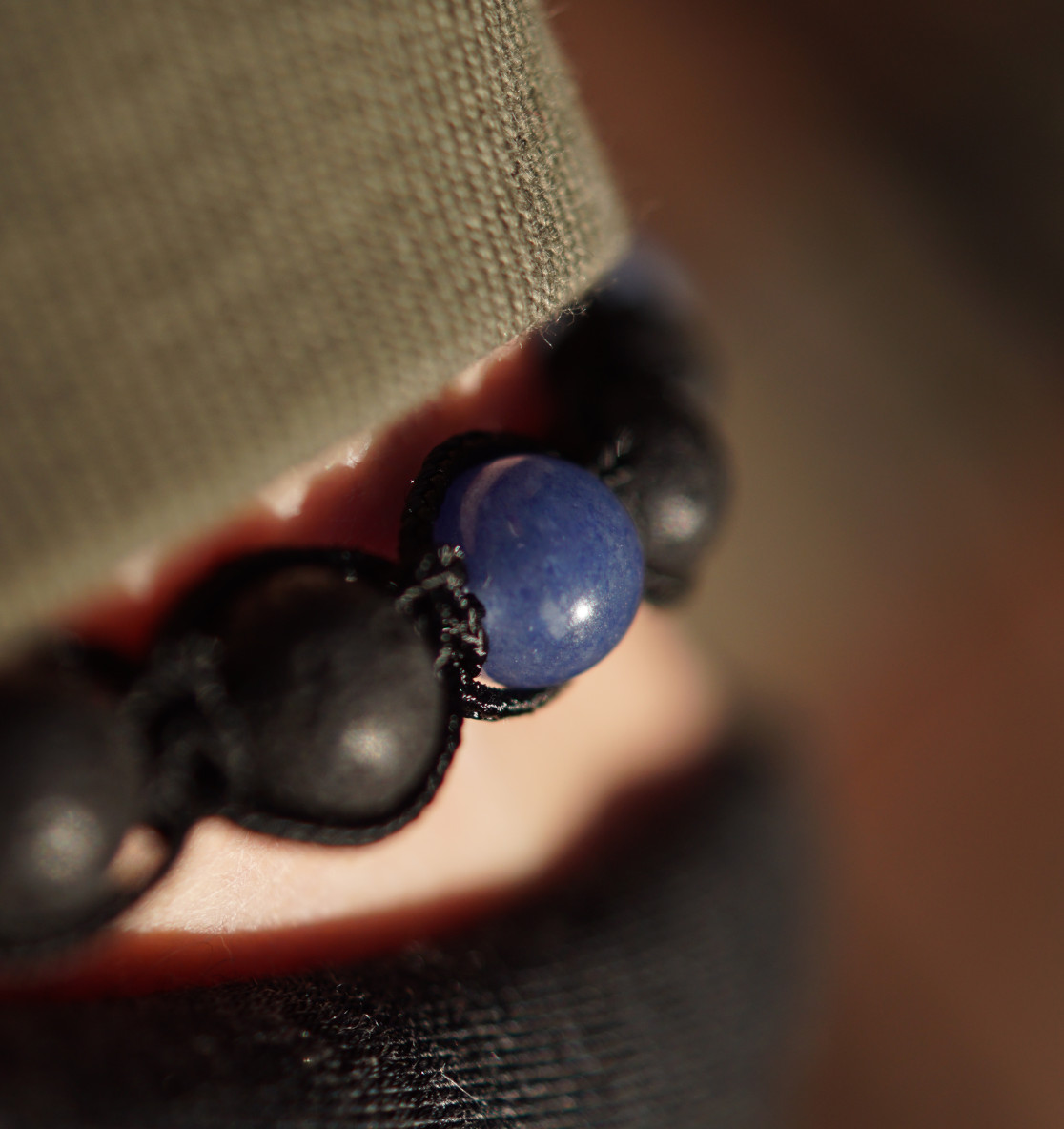 Das Aventurin Lava Armband ist ein maritimes Armband fürs Meer mit echten Aventurin Edelsteinen. Maritime Armbänder und maritimen Schmuck hier bestellen!