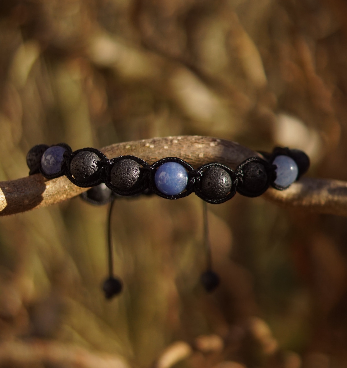 Das Aventurin Lava Armband ist ein maritimes Armband fürs Meer mit echten Aventurin Edelsteinen. Maritime Armbänder und maritimen Schmuck hier bestellen!