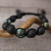 Das Evolution Lava Armband mit Türkis Perlen ist ein maritimes Armband fürs Reisen mit echten Türkis Edelsteinen. Tierschutz Armbänder und Meeresschutz Schmuck hier bestellen!