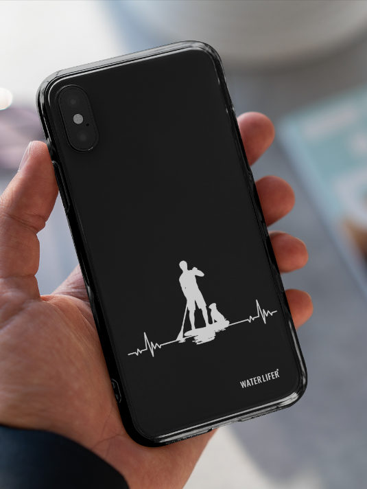 SUP Handyhülle mit elegantem Herzschlag SUP Dog Druck. Bedruckte Handyhüllen für Apple iPhone, Samsung Galaxy, Google Pixel und viele Smartphone Modelle der wichtigsten Handymarken. Tolle SUP Geschenkidee und SUP Geschenke hier bestellen.