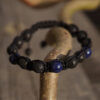Das Lapislazuli Lava Armband ist ein maritimes Armband fürs Meer mit echten dunkelblauen Lapislazuli Edelsteinen. Maritime Armbänder und maritimen Schmuck als Meeresschutzarmband!