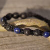 Das Lapislazuli Lava Armband ist ein maritimes Armband fürs Meer mit echten dunkelblauen Lapislazuli Edelsteinen. Maritime Armbänder und maritimen Schmuck als Meeresschutzarmband!