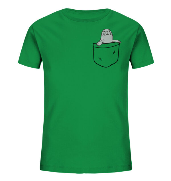 Bedrucktes Bio Kinder T-Shirt mit Seehund Motiv: das grüne Seehund in Tasche Kinder T-Shirt wird nachhaltig bedruckt. Ein tolles T-Shirt - ideal als Geschenk für Kinder.