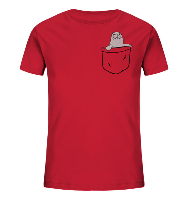 Bedrucktes Bio Kinder T-Shirt mit Seehund Motiv: das rote Seehund in Tasche Kinder T-Shirt wird nachhaltig bedruckt. Ein tolles T-Shirt - ideal als Geschenk für Kinder.