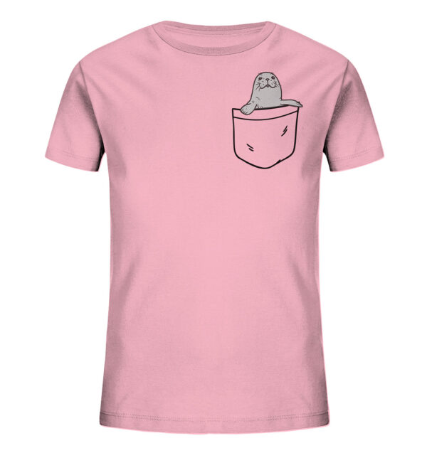 Bedrucktes Bio Seehund Kinder T-Shirt mit Seehund Motiv: das rosa Seehund in Tasche Kinder T-Shirt wird nachhaltig bedruckt. Ein tolles T-Shirt - ideal als Geschenk für Kinder.