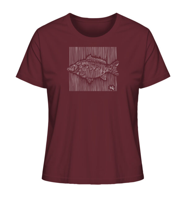 Burgundrotes Carp Dimension T-Shirt für Anglerinnen aus bester Bio-Baumwolle nachhaltig bedruckt. Tolles Geschenk für Angler hier bestellen.