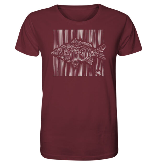 Burgundyfarbenes Carp Dimension Karpfen T-Shirt aus bester Bio-Baumwolle nachhaltig bedruckt. Tolles Geschenk für Angler hier bestellen.