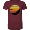 Burgundyfarbenes Sunset Carpfishing Karpfenangler T-Shirt aus bester Bio-Baumwolle nachhaltig bedruckt. Tolles Geschenk für Angler hier bestellen.